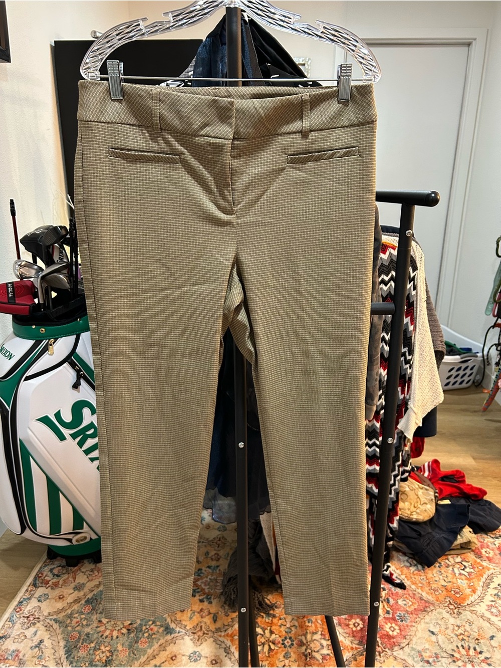 Woman’s Slim Dress Pants in Beige Houndstooth